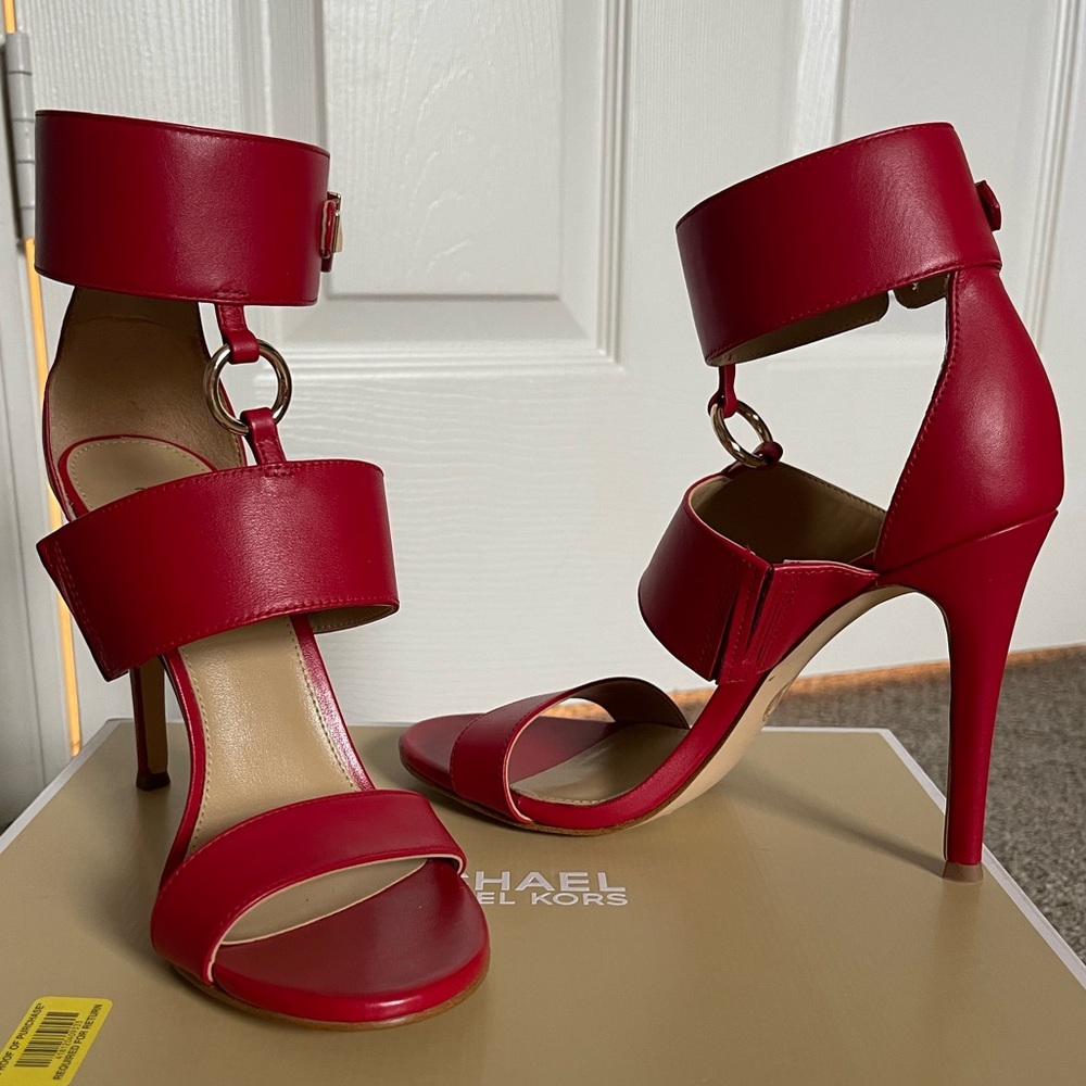 Brand New never been used, Michael Kors Amos Ankle Strap Leather heel